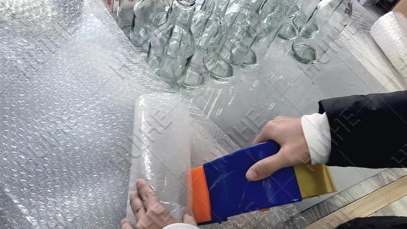 How to Pack Glass Bottles in Luggage - pack glass bottles Comment emballer des bouteilles en verre dans vos bagages - emballer des bouteilles en verre