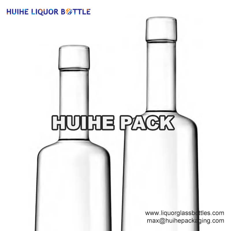 Assiette de bouteille d'alcool en haute