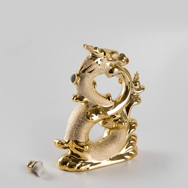 Dermic en céramique de dragon électroplasé en or