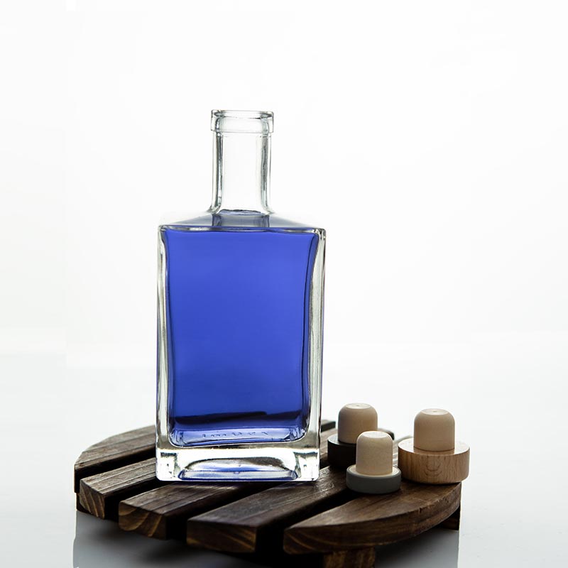 bouteille de spiritueux en verre rectangulaire