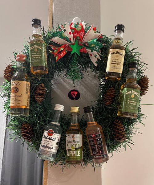 couronne de bouteille d'alcool de Noël