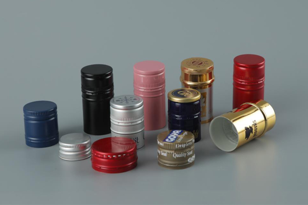 couvercles m&eacute;talliques pour bouteilles d'alcool