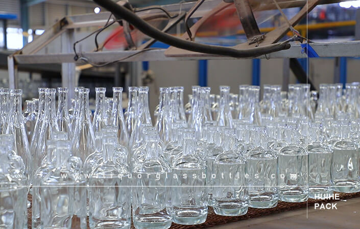 Bouteilles en verre fini