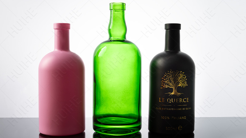 Liqueur vs Liqueur - bouteilles d'alcool personnalis&eacute;es