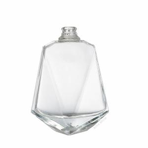 Conception géométrique Bouteille d'alcool en verre à facettes angulaires
