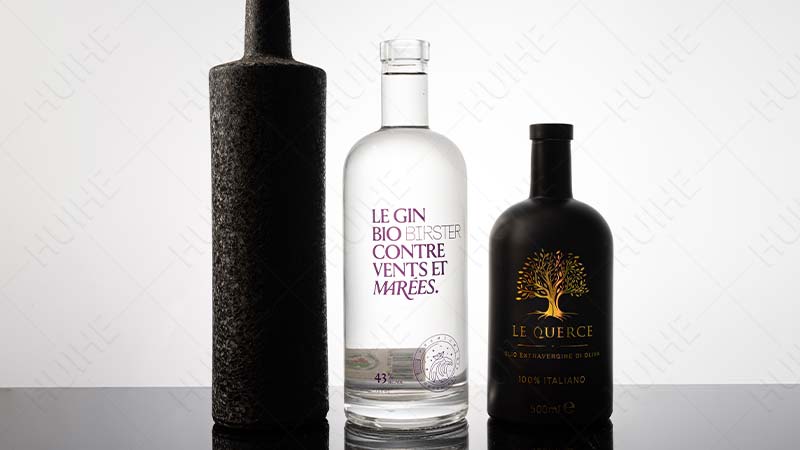 Liqueur vs Liqueur - Conception de bouteilles d'alcool