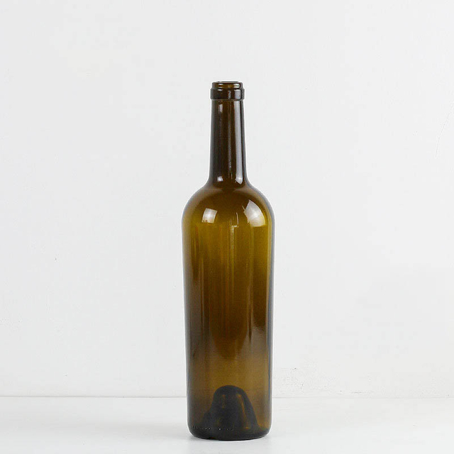 Bouteille de vin en verre conique bordelais de 750 ml