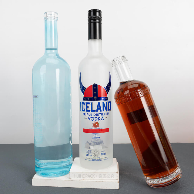 Serenade Slim Tall Tall Round Glass Vodka Bouteilles avec long cou