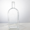 Bouteille d'alcool en verre long en forme de cou de 600 ml en forme de manche en forme de cou
