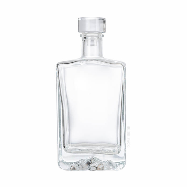 Bouteille d'alcool en verre transparent carré de Mountain de neige