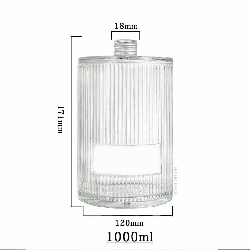 vertical ribbed cylinder liquor bottle-capacity Cylindre à bouteille verticale.