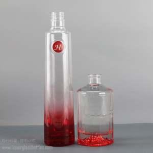 Emballage en verre assaisonné par 730ml de liqueur de la bouteille 50cl de gin de vodka du revêtement rouge dégradé