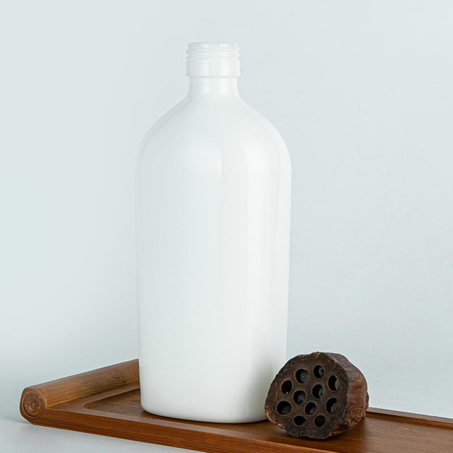 Bouteille de vin jaune en céramique blanc de 450 ml