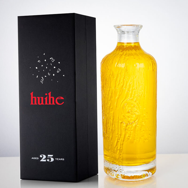 700 ml Modèle en relief de bouteille en verre à débit d'eau