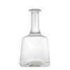 Bouteille d'alcool en verre &agrave; collier long du collier trap&eacute;zo&iuml;dal 750 ml