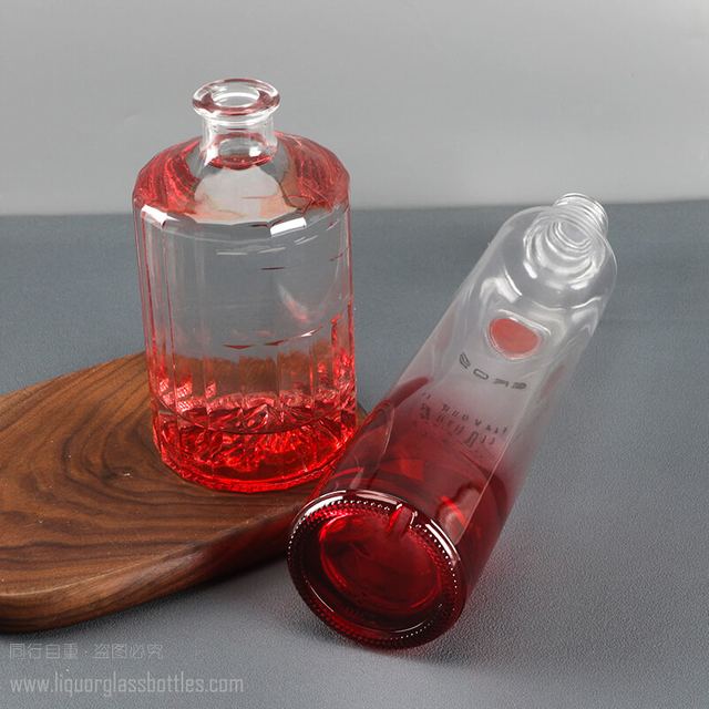 Emballage en verre assaisonné par 730ml de liqueur de la bouteille 50cl de gin de vodka du revêtement rouge dégradé