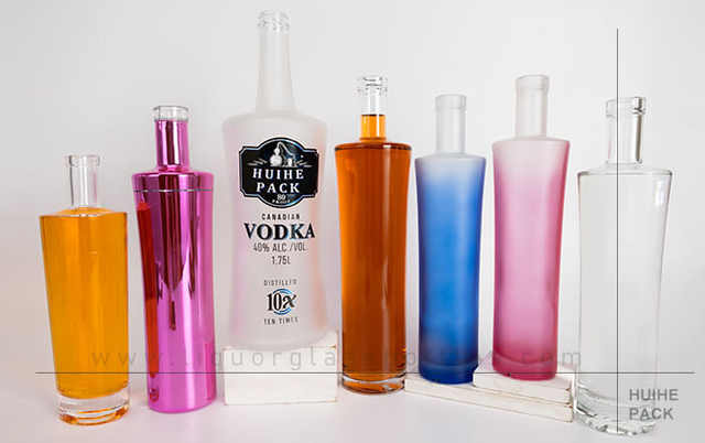 Bouteille de spiritueux cintr&eacute;e