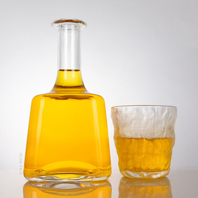 Bouteille d'alcool en verre à collier long du collier trapézoïdal 750 ml