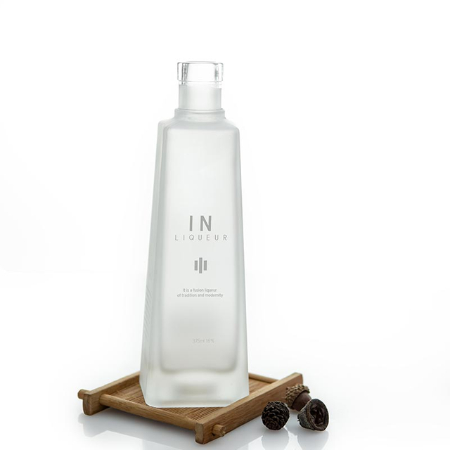 Bouteille de liqueur en verre givré personnalisée