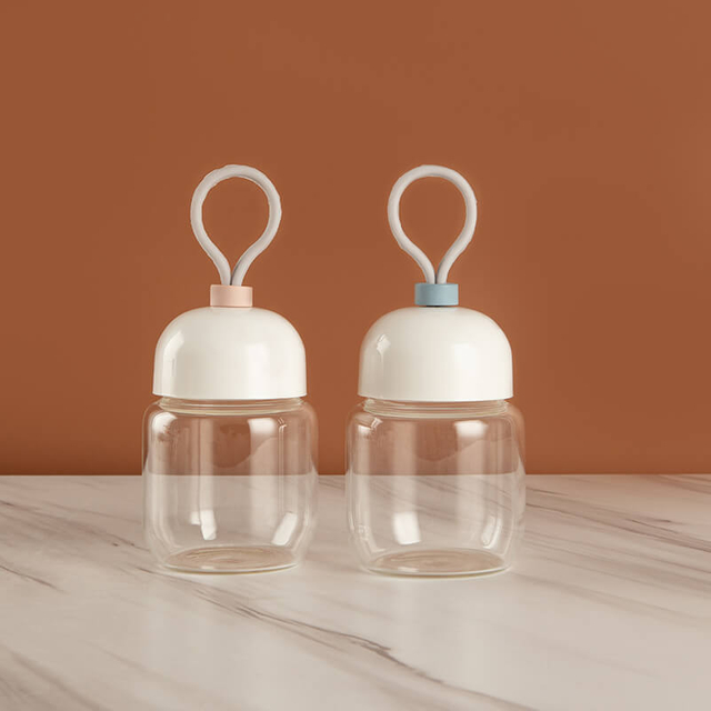 Mini bouteille d'eau en verre borosilicat&eacute; avec bouchon &agrave; vis