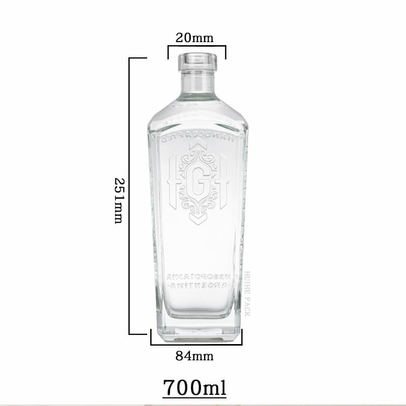 G Angled Edges Liquor Bottle-capacity G bords inclinés à la capacité de bouteille d'alcool