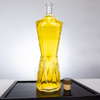 1500 ml bouteille d'esprit en verre vide irrégulier avec bouchon en métal