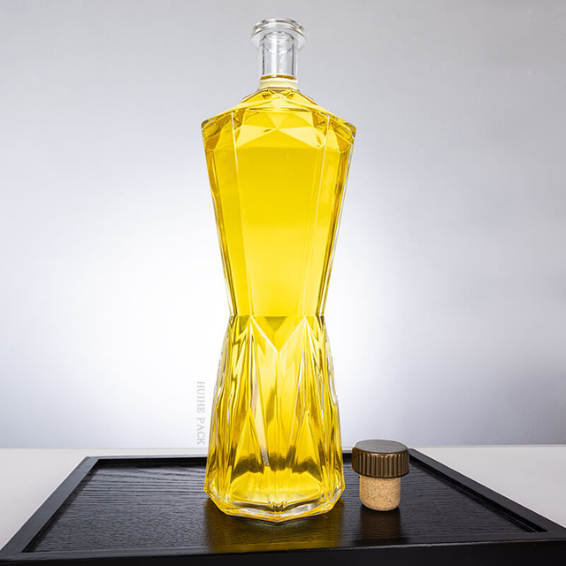 1500 ml bouteille d'esprit en verre vide irrégulier avec bouchon en métal