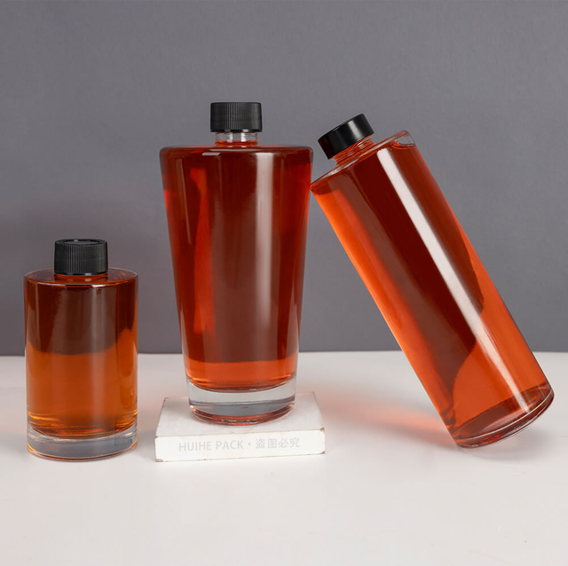 Couvre à vis à vis plate épaule ronde bouteilles d'alcool en verre