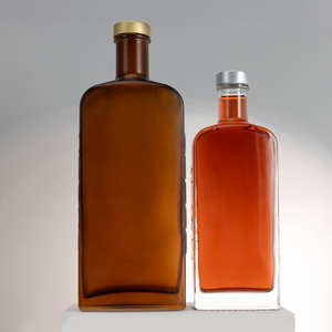 Bouteilles d'alcool en verre transparent ambré rectangulaire plat