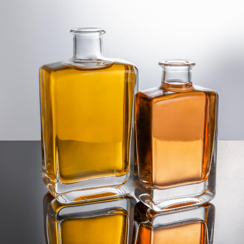 Cou court petit 100 ml 200 ml bouteilles en verre carr&eacute; plat carr&eacute; plat