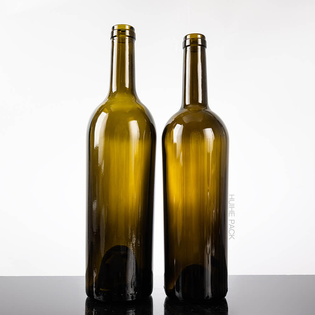 Bouteille de vin rouge bordeaux en verre vert foncé 75cl