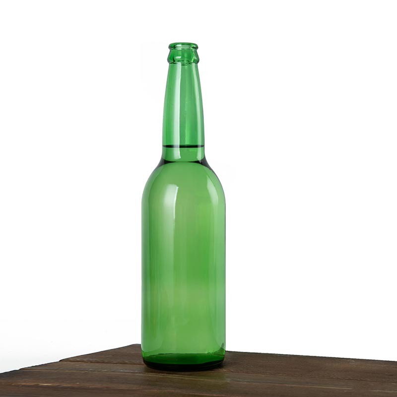 bouteille en verre de bière verte