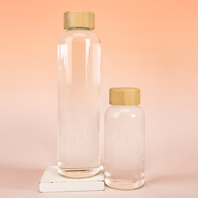 Bouteille d'eau potable en verre borosilicat&eacute; transparent personnalis&eacute; avec capuchon en bambou