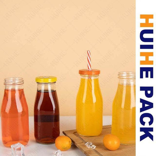 Bouteille de caf&eacute; en verre classique &agrave; col large avec paille et couvercle