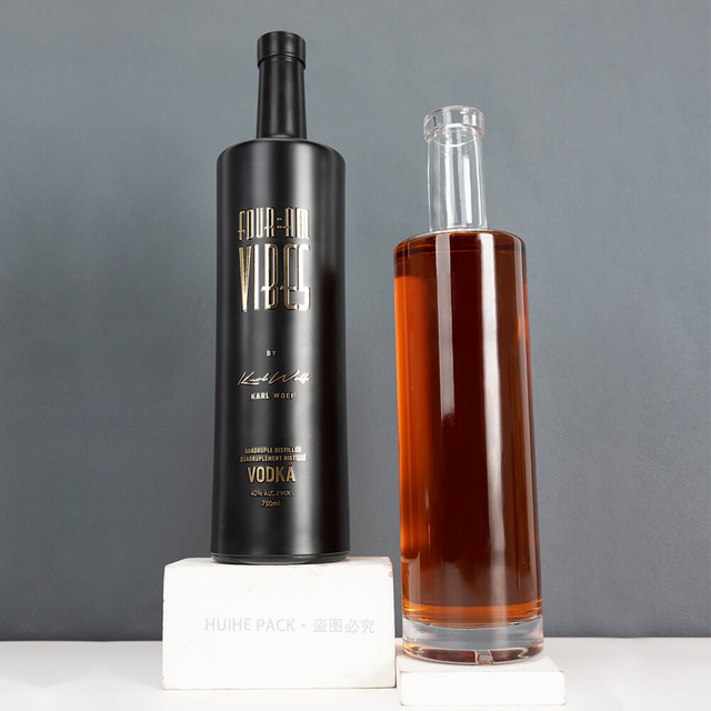 Bouteilles de vodka en verre transparente estampillue Kendo Gold 750 ml