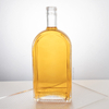 Bouteille d'alcool en verre long en forme de cou de 600 ml en forme de manche en forme de cou