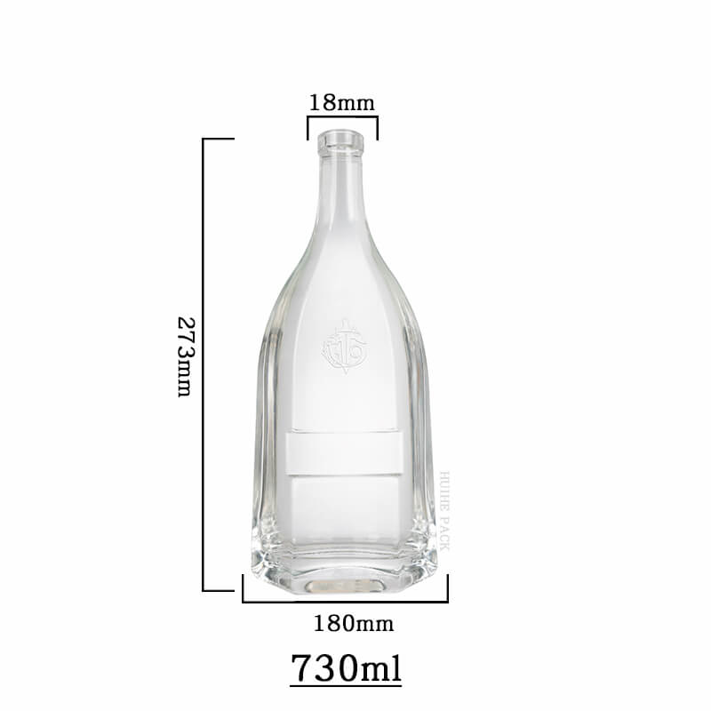 Corbeau incurv&eacute; &agrave; liqueur plat.