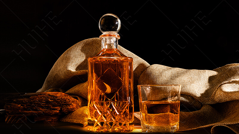 carafe &agrave; whisky en verre de vodka ou de whisky