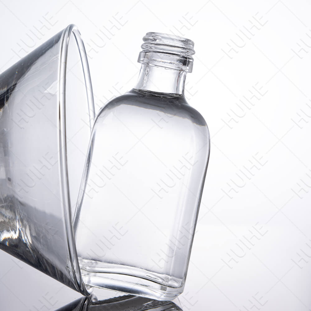 bouteilles shot d'alcool carr&eacute; (5)