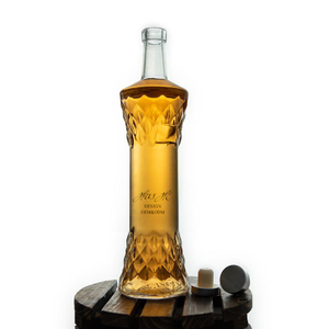 Bouteille de whisky en verre texturé personnalisée de 75 cl