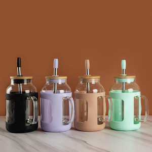 Bouteille d'eau &agrave; poign&eacute;e en verre avec paille et capuchon &agrave; haute teneur en borosilicate 