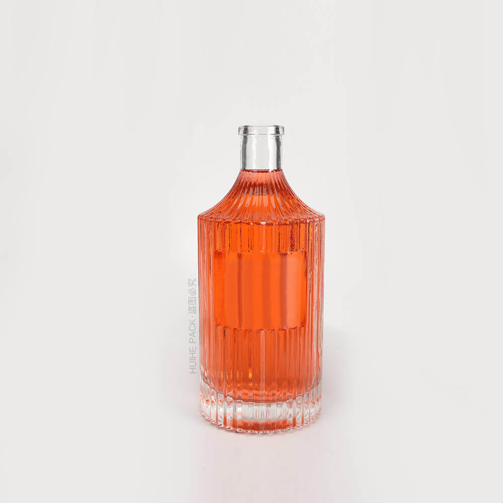 bouteille d'alcool transparente