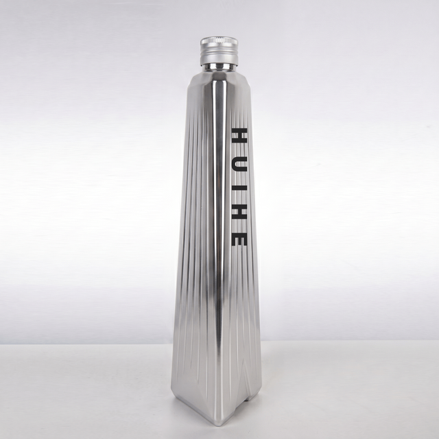 700 ml de motif triangulaire &eacute;lanc&eacute;e