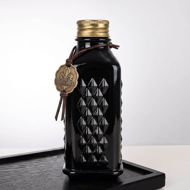 Mod&egrave;le de 650 ml en relief de bouteille d'alcool en verre semblable &agrave; un diamant