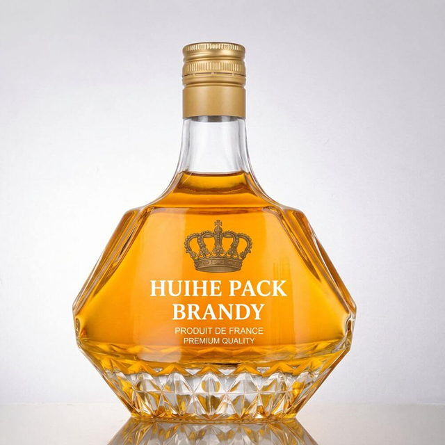 Bouteille liuqor en verre de forme angulaire avec c&ocirc;t&eacute;s &agrave; facettes