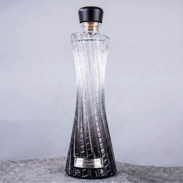 Bouteille en verre transparent &agrave; taille claire torsat&eacute;e 500 ml de gros